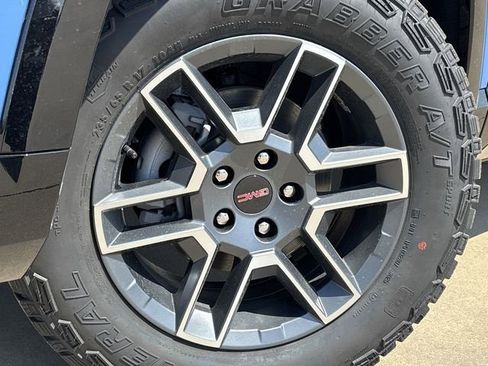 New 2026 GMC Terrain AT4 image 31