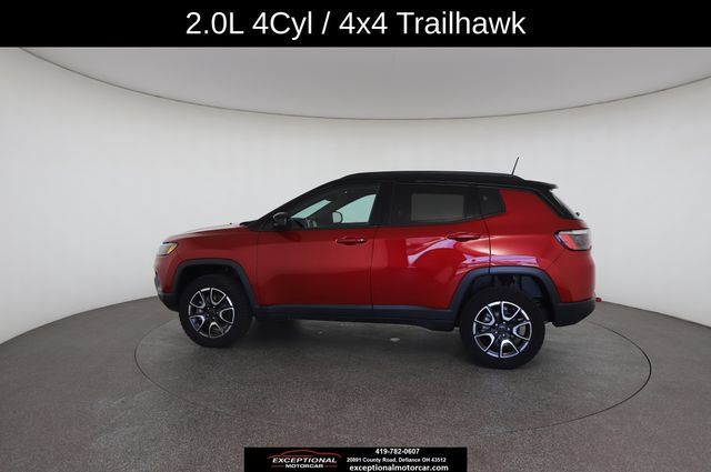 Used 2025 Jeep Compass Trailhawk AWD/4WD image 8