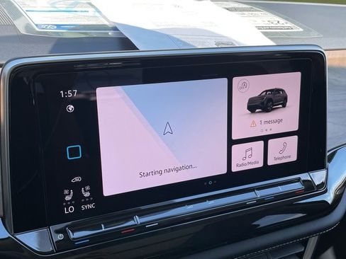 Used 2026 Volkswagen Atlas SE w/ Panoramic Sunroof Package FWD image 9