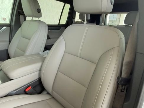Certified 2026 GMC Acadia Elevation w/ Elevation Premium Package FWD image 2