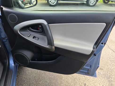 Used 2010 Toyota RAV4 2WD image 29