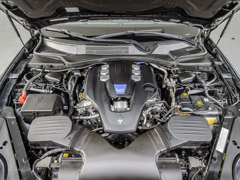 Used 2018 Maserati Quattroporte S GranLusso Q4 image 17