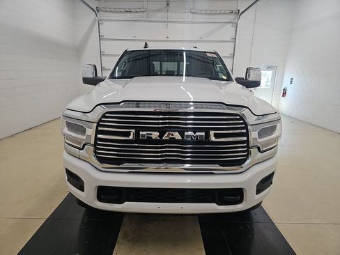 Used 2024 RAM 2500 Laramie AWD/4WD image 3