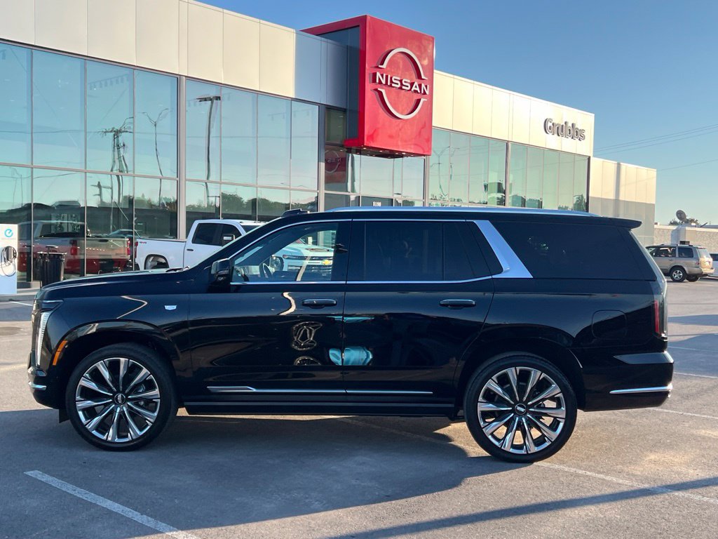 Used 2026 Cadillac Escalade Luxury w/ Touring Package AWD/4WD image 7
