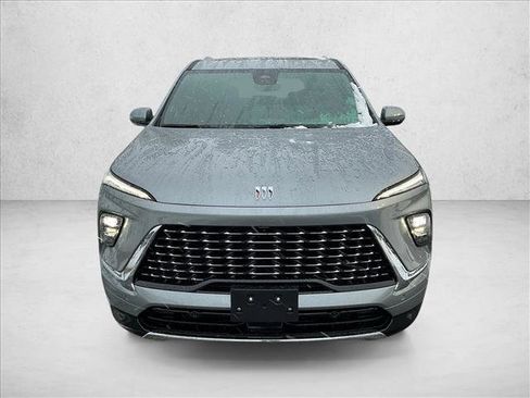 Used 2026 Buick Enclave Avenir w/ Super Cruise Package image 2