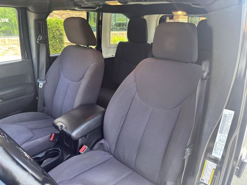 Used 2013 Jeep Wrangler Unlimited Sport image 33