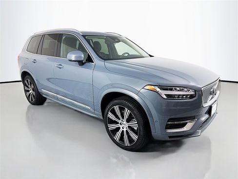 Used 2023 Volvo XC90 T8 Plus w/ Protection Package Premier image 7