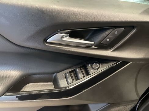 Used 2025 Chevrolet Equinox LT FWD image 15