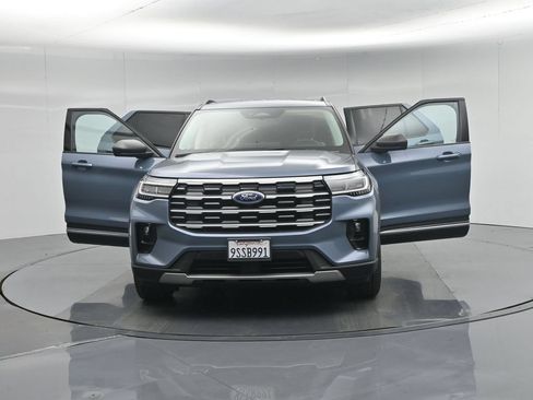 Used 2025 Ford Explorer Active w/ Active Comfort Package RWD image 34