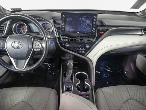 Used 2024 Toyota Camry XLE image 12