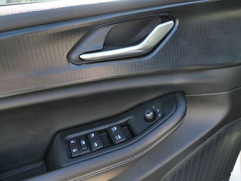 Used 2025 Jeep Grand Cherokee Laredo image 11