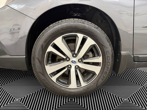 Used 2018 Subaru Outback 3.6R Limited image 14