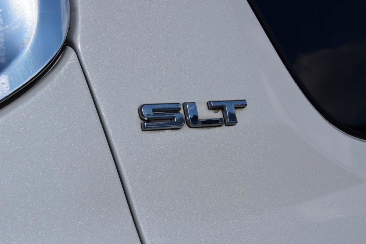 Used 2018 GMC Acadia SLT AWD/4WD image 16