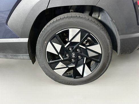 Used 2025 Hyundai Kona SEL FWD image 11