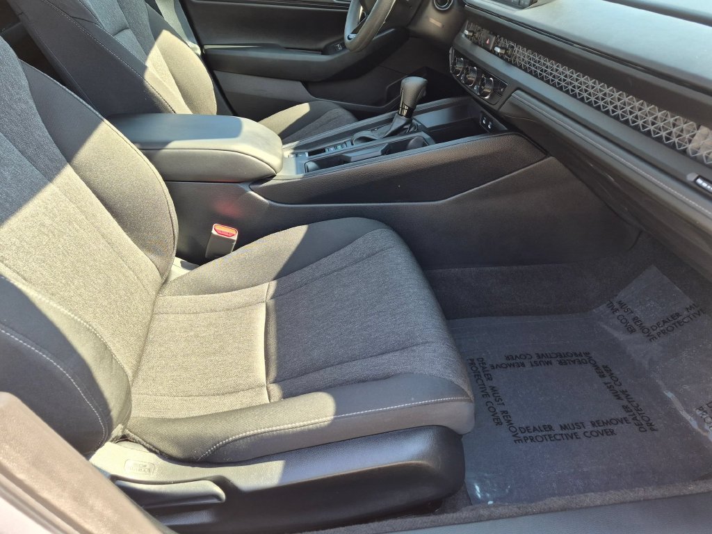 Used 2025 Honda Accord SE image 30