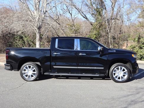 Used 2024 Chevrolet Silverado 1500 High Country w/ Technology Package image 10