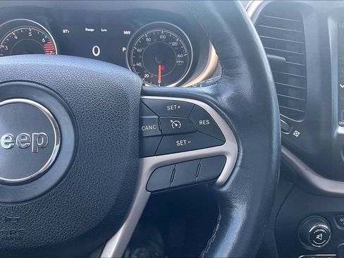 Used 2016 Jeep Cherokee Limited FWD image 26