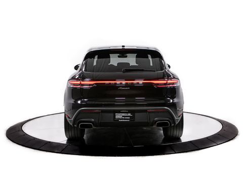 Certified 2024 Porsche Macan AWD/4WD image 6