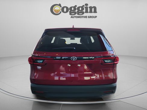 Certified 2025 Toyota Grand Highlander XLE image 3