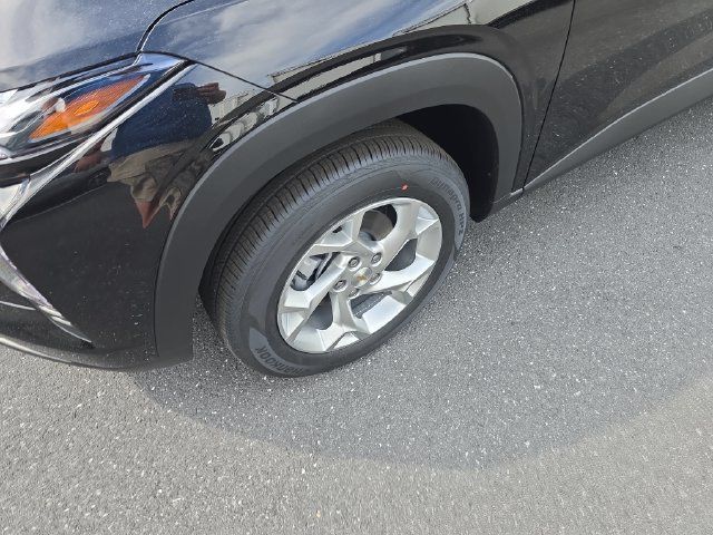New 2026 Chevrolet Trax LS w/ LS Convenience Package FWD image 9