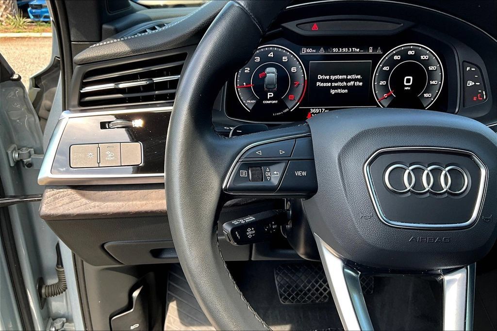 Used 2023 Audi Q7 2.0T Premium Plus w/ Premium Plus Package AWD/4WD image 11