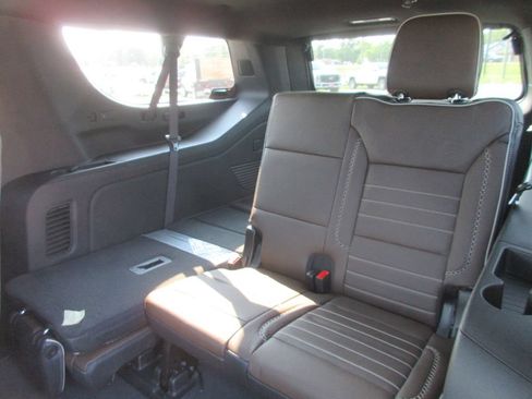 New 2026 GMC Yukon XL Denali Ultimate AWD/4WD image 13