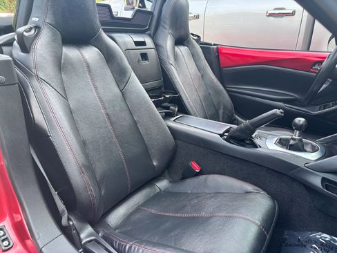 Used 2017 MAZDA MX-5 Miata Club w/ Brembo/BBS Package image 16