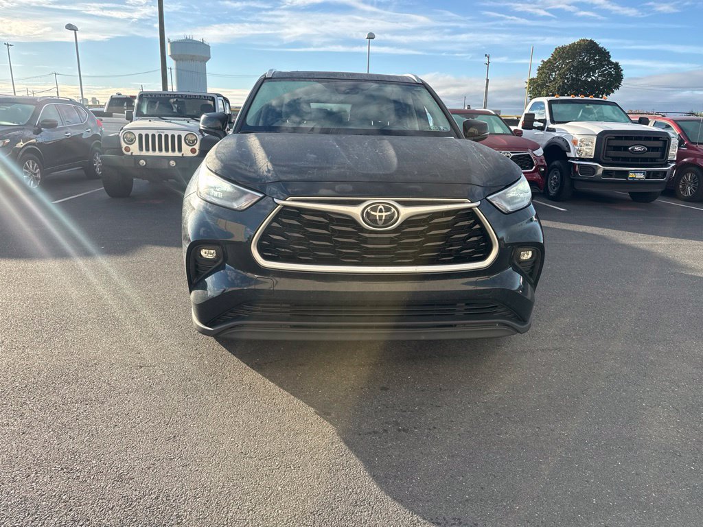 Used 2020 Toyota Highlander XLE AWD/4WD image 8