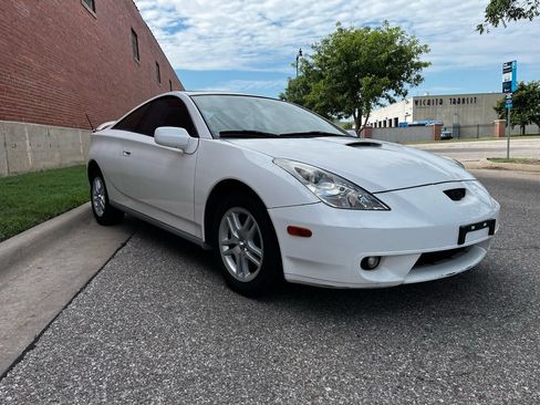 Used 2000 Toyota Celica GT FWD image 4