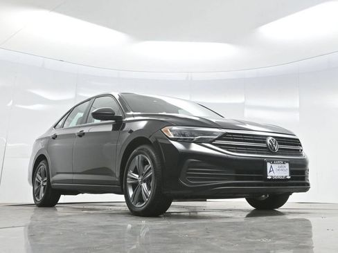 Used 2024 Volkswagen Jetta SE FWD image 61