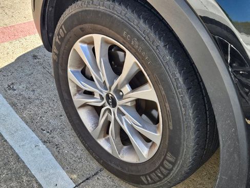 Used 2022 Kia Telluride LX image 12