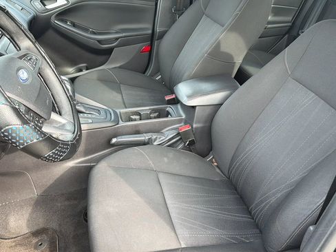 Used 2015 Ford Focus SE FWD image 48