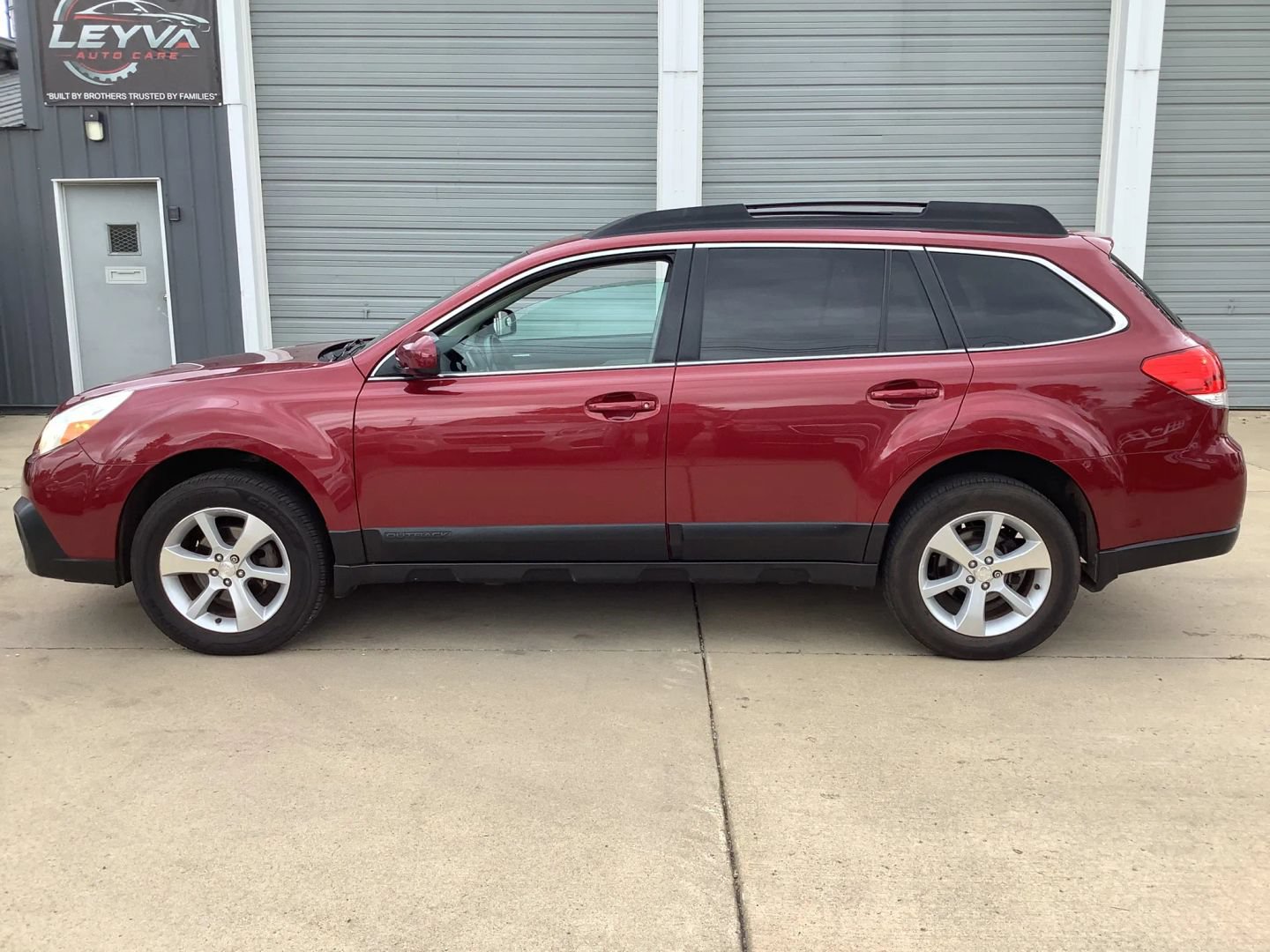 Used 2013 Subaru Outback 2.5i Limited AWD/4WD image 5