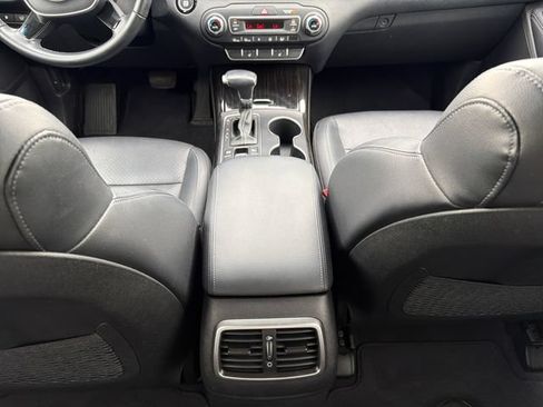 Used 2020 Kia Sorento EX FWD image 18
