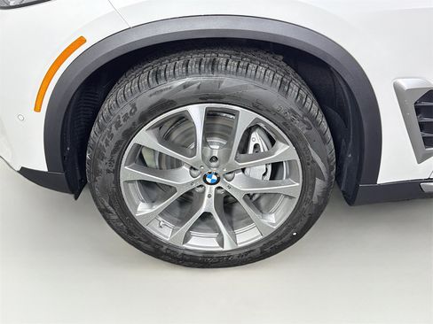 New 2026 BMW X5 xDrive40i w/ Climate Comfort Package image 33