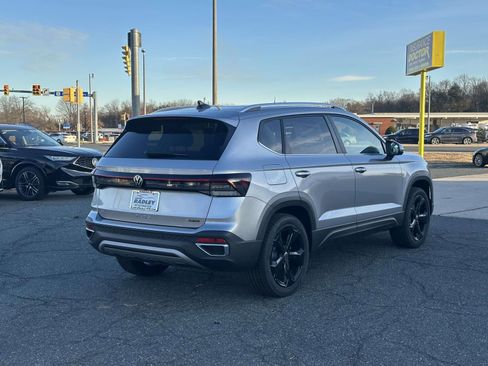 New 2026 Volkswagen Taos SEL AWD/4WD image 2