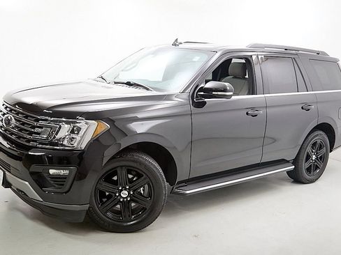 Used 2019 Ford Expedition XLT w/ Equipment Group 202A image 3