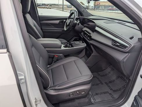 Used 2025 Buick Enclave Preferred image 4