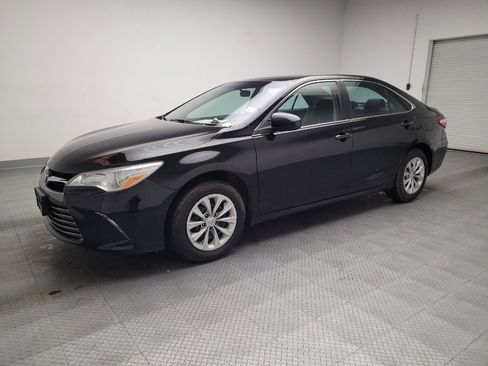 Used 2015 Toyota Camry LE image 2