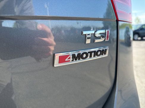 Used 2018 Volkswagen Tiguan SEL AWD/4WD image 7