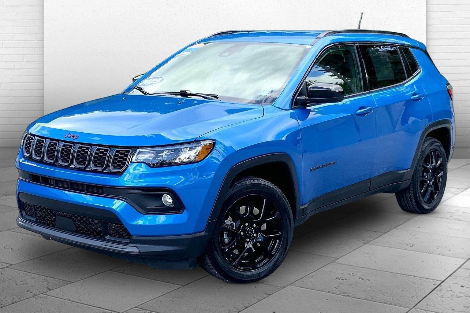 Used 2025 Jeep Compass Latitude w/ Altitude Special Edition AWD/4WD image 13