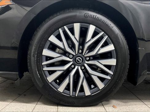 Certified 2023 Nissan Altima 2.5 SV w/ SV Premium Package image 7