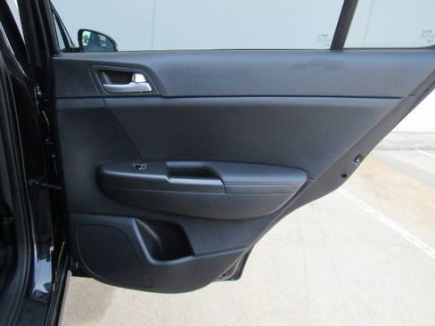 Used 2021 Kia Sportage S image 22