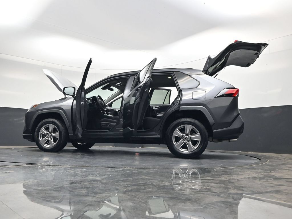 Used 2023 Toyota RAV4 XLE FWD image 39
