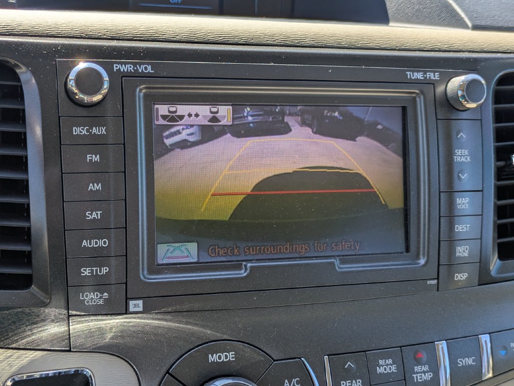 Used 2012 Toyota Sienna Limited w/ Premium Pkg FWD image 18