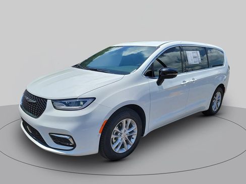 New 2026 Chrysler Pacifica Select FWD image 7