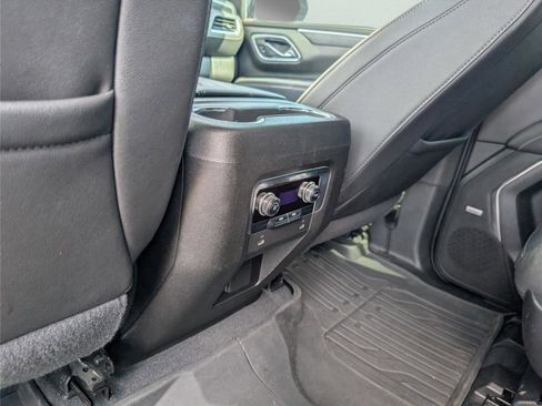 Used 2023 GMC Yukon SLT RWD image 30