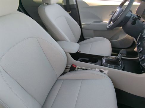 New 2026 Hyundai Kona SE image 10