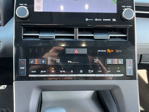 Used 2019 Toyota Avalon Touring w/ Advanced Safety Package image 17