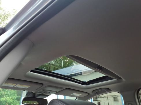 Used 2021 Honda CR-V EX-L image 6